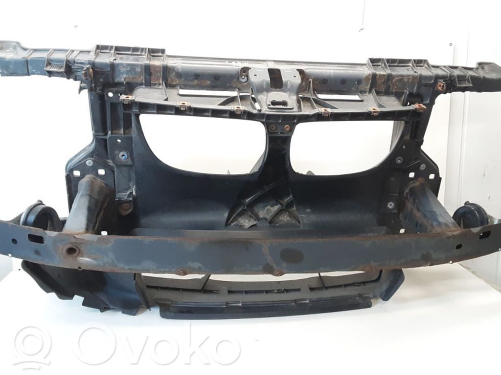 BMW 1 E81 E87 Radiatoru panelis 