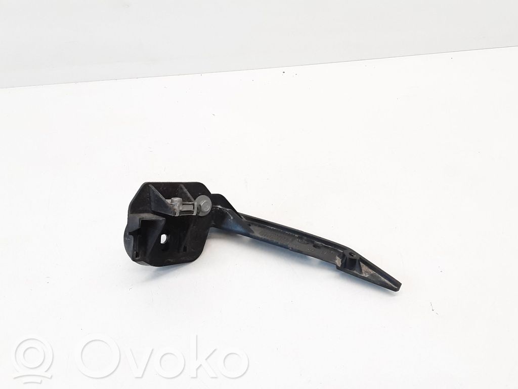 Halterung Scheinwerfer   7058448