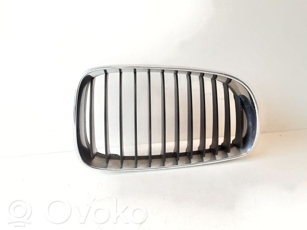 BMW 3 E90 E91 Front bumper upper radiator grill 