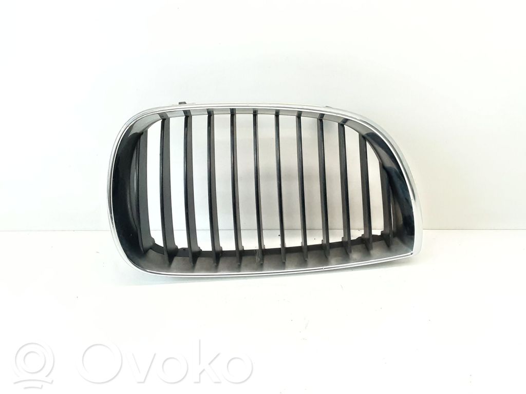 Front bumper upper radiator grill   70771309,511370771309