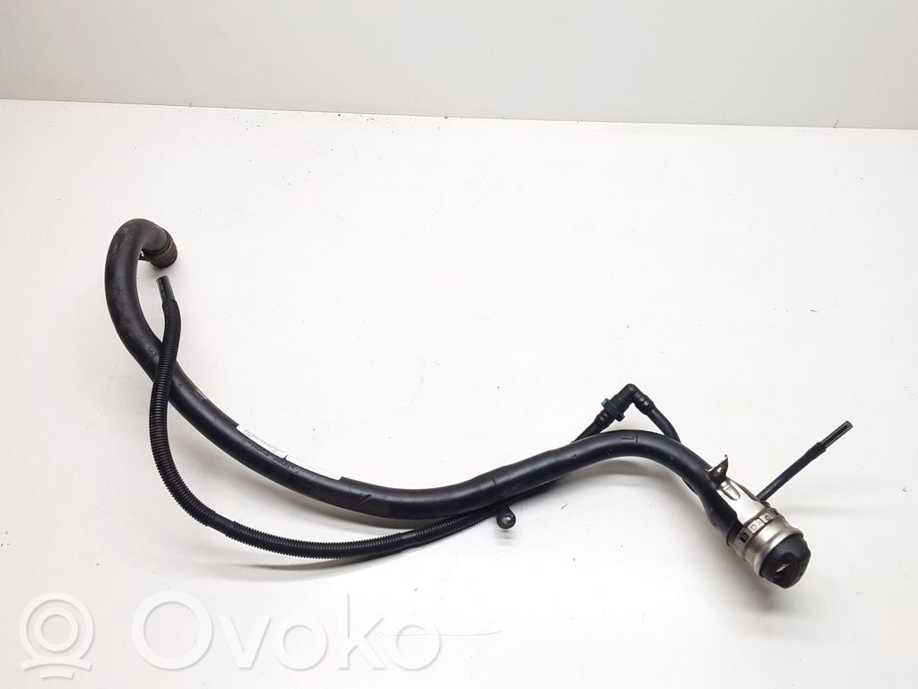 BMW X5 E70 Polttoainesäiliön täyttöaukon suukappale 