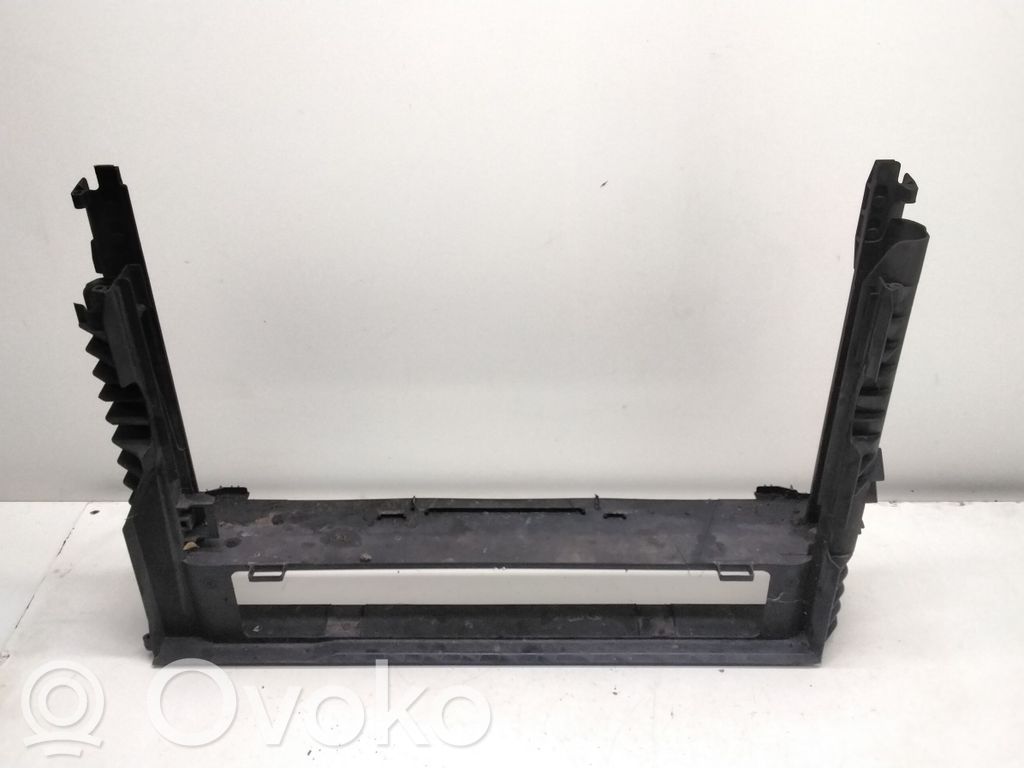 BMW 5 E60 E61 Radiatoru panelis 