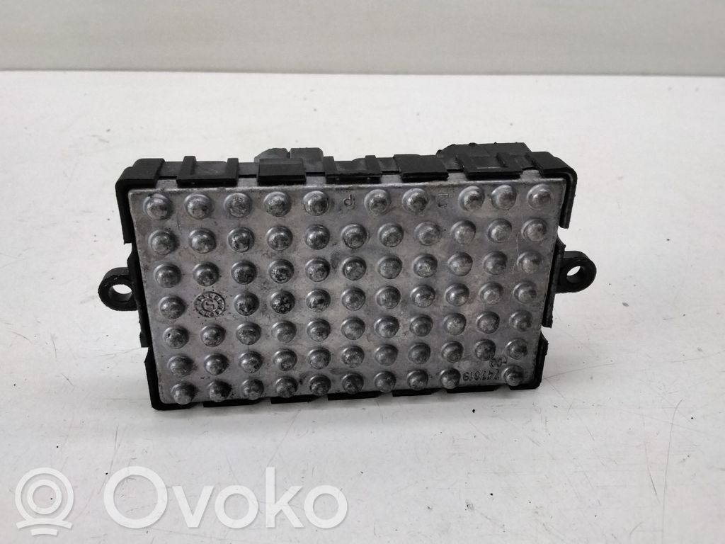 BMW 5 E60 E61 Mazā radiatora ventilatora reostats 