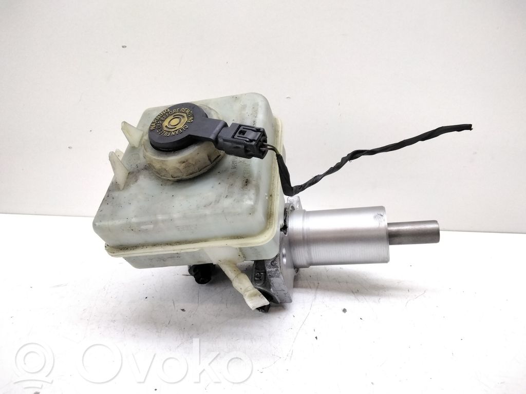 Pääjarrusylinteri   32067179