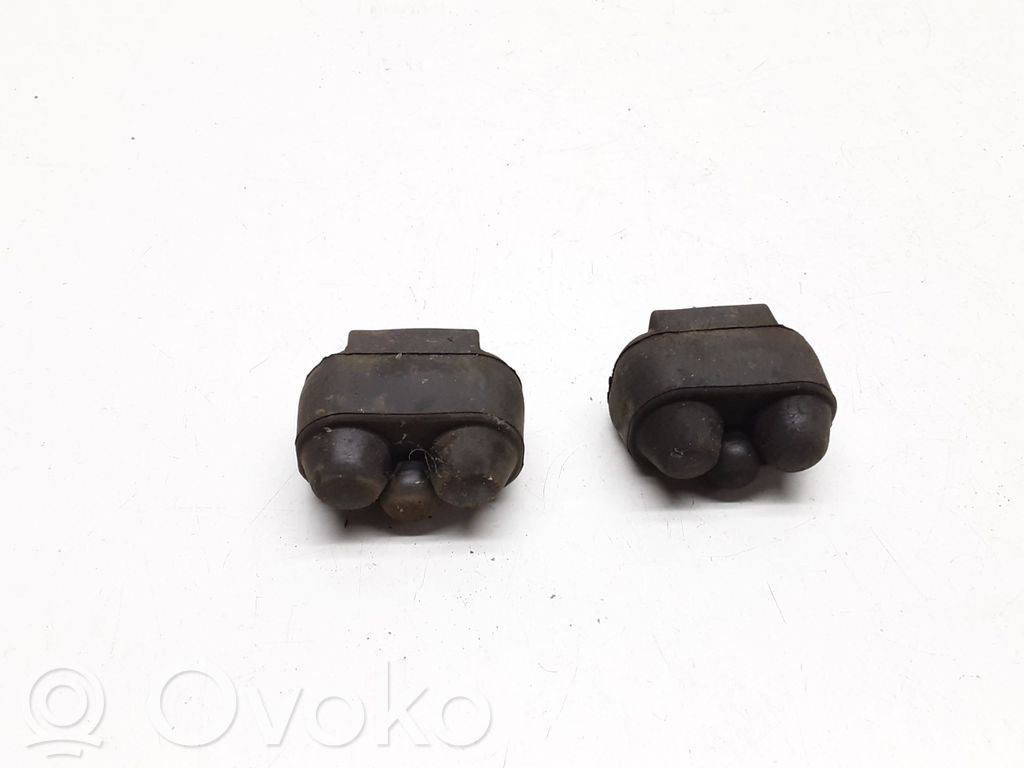 Radiator mount bracket   7525267