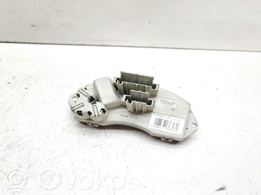 BMW 3 E92 E93 Lämpöpuhaltimen moottorin vastus 