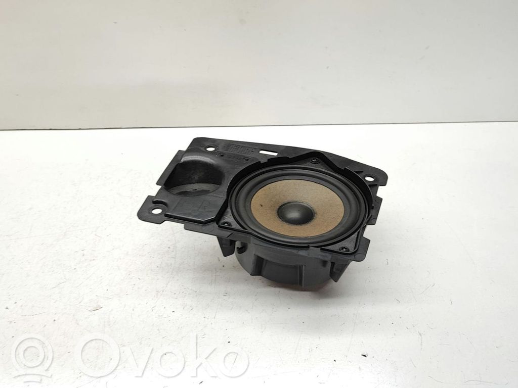 BMW 7 E65 E66 Takaoven kaiutin 