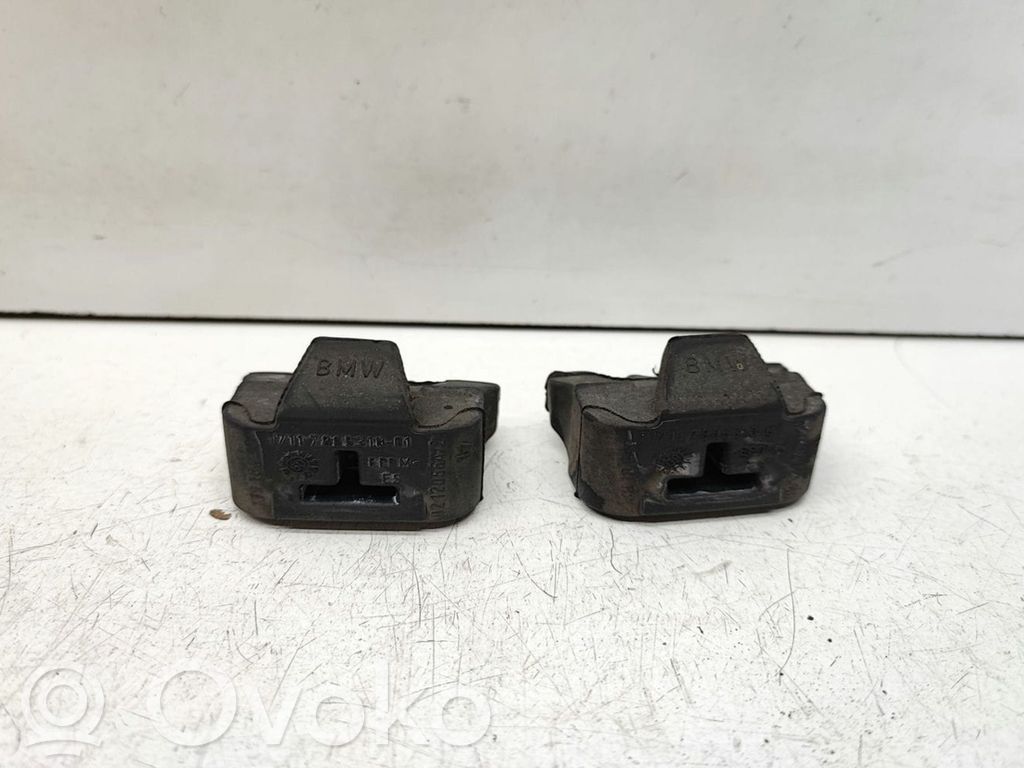 Radiator mount bracket   7805310,17117805310