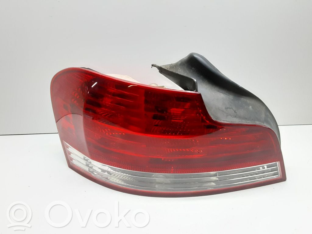 Rear/tail lights   4869809,63214869809