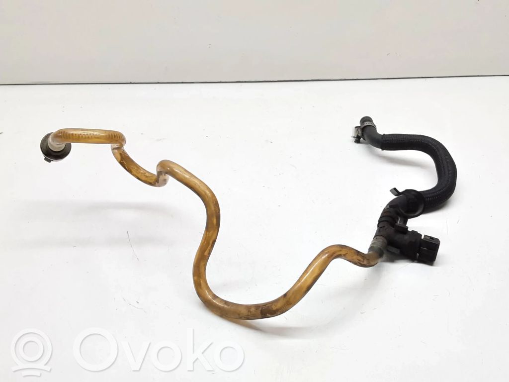 BMW 5 E60 E61 Degvielas caurulīte (-es) 