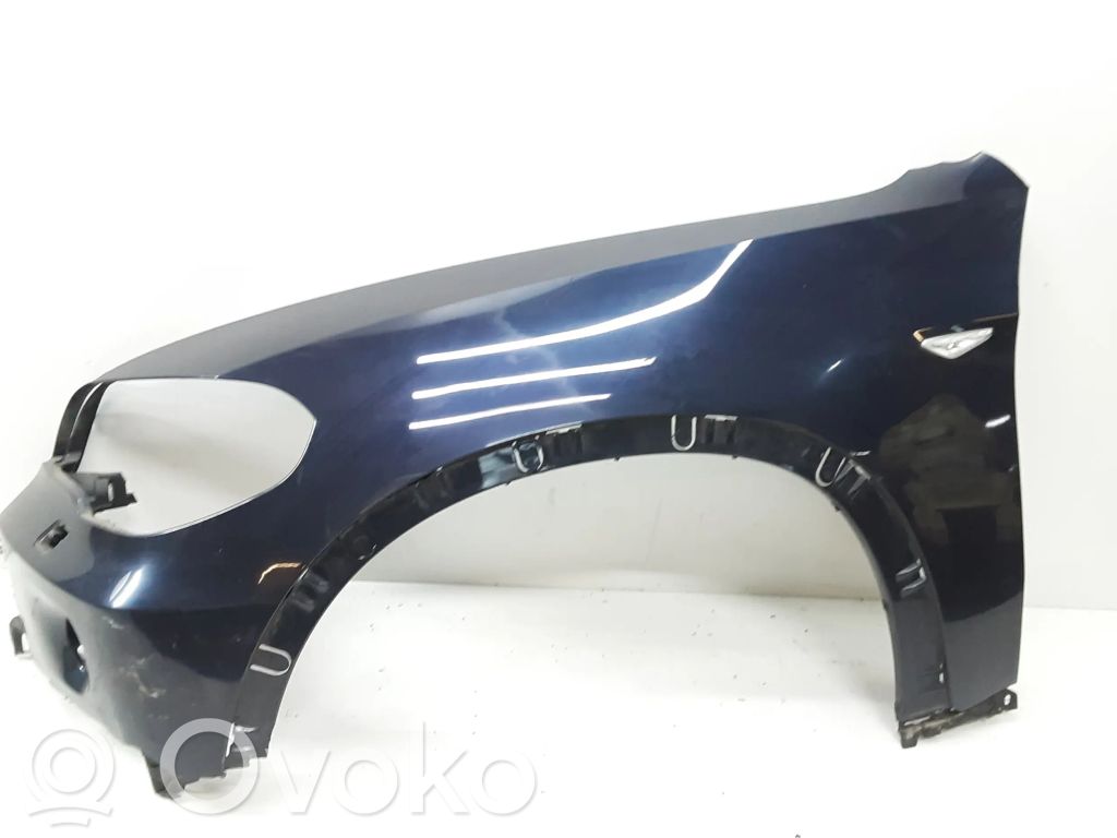 BMW X5 E70 Sparnas 