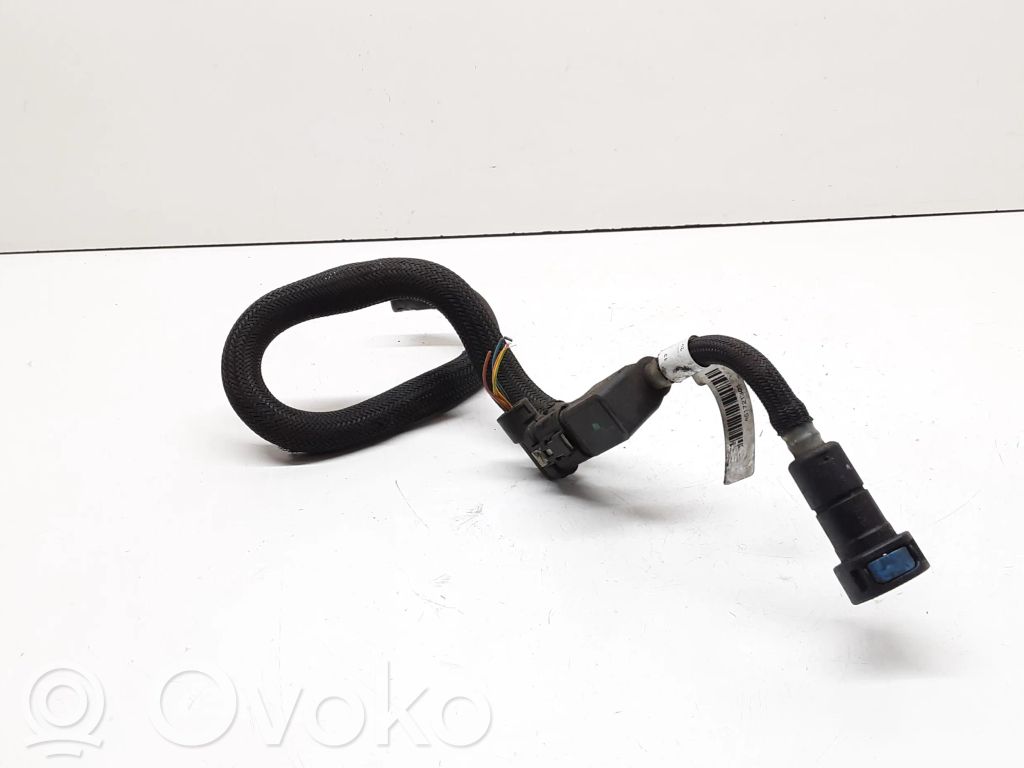 BMW 3 E90 E91 Degvielas caurulīte (-es) 