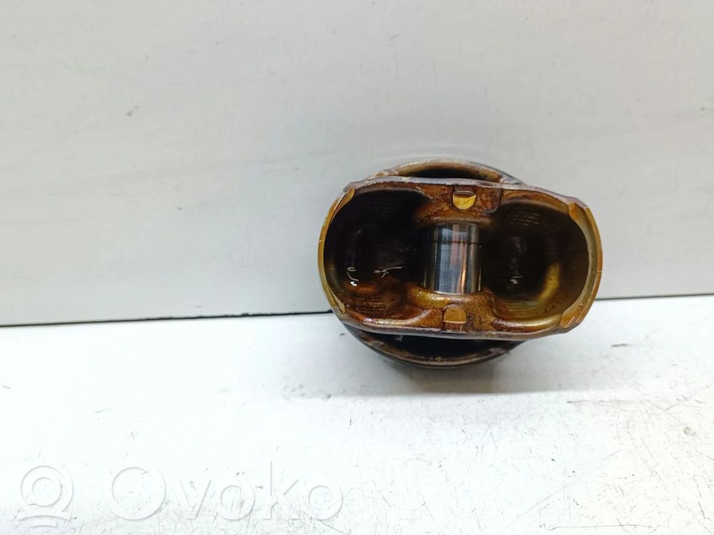 BMW 3 E90 E91 Piston 