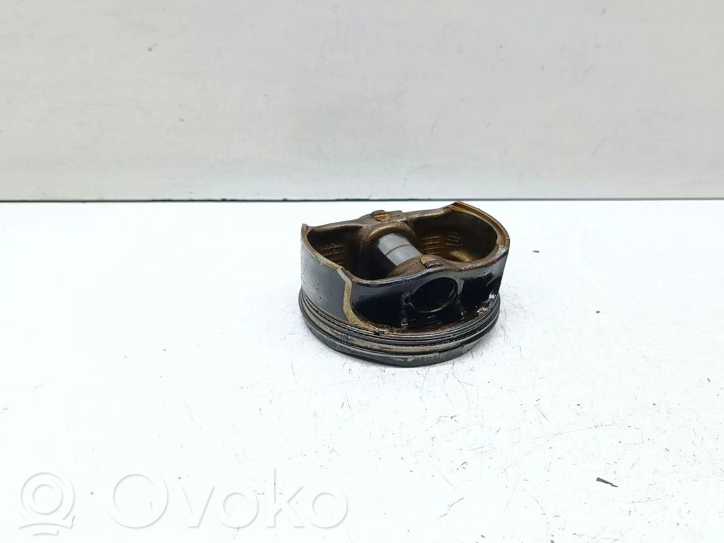 BMW 3 E92 E93 Piston 