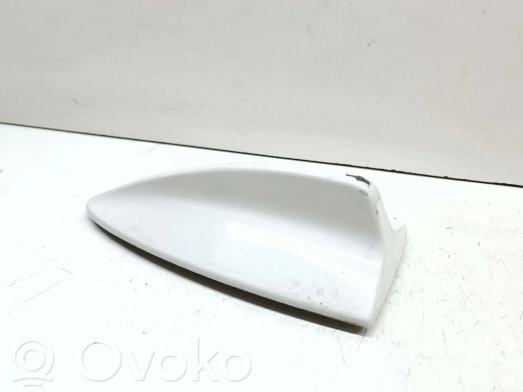BMW 3 E90 E91 Stogo (GPS) antenos dangtelis 