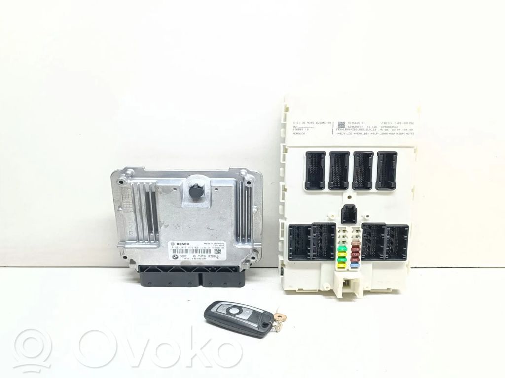 BMW 3 GT F34 Komputer / Sterownik ECU i komplet kluczy 