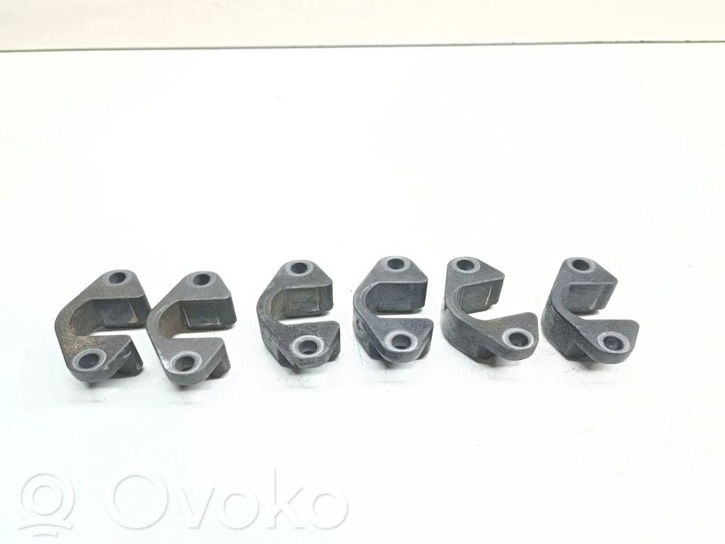 Abrazadera del inyector de combustible