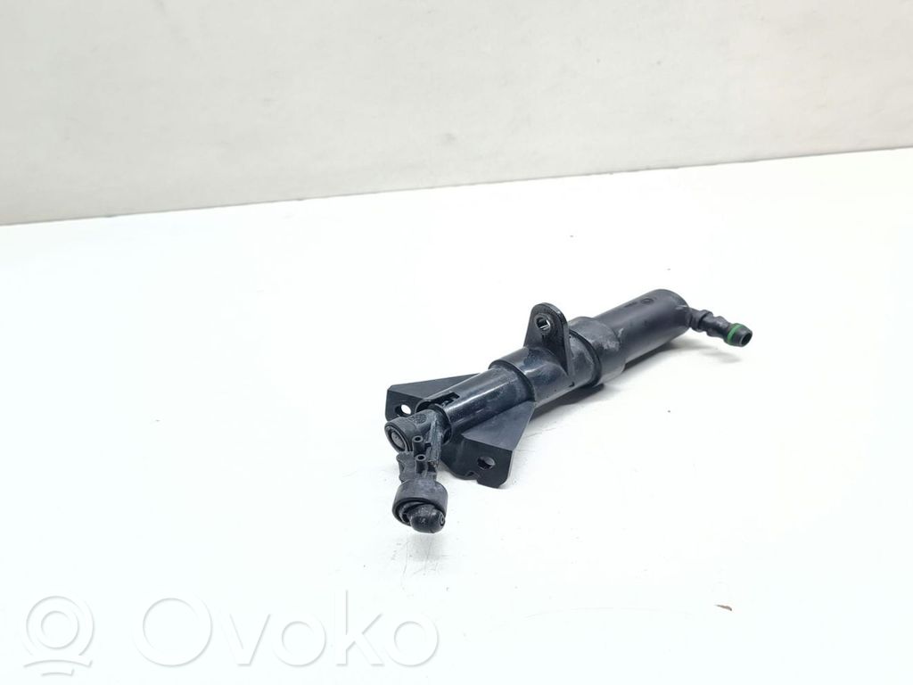 Volkswagen PASSAT CC Dysza spryskiwacza lampy przedniej 