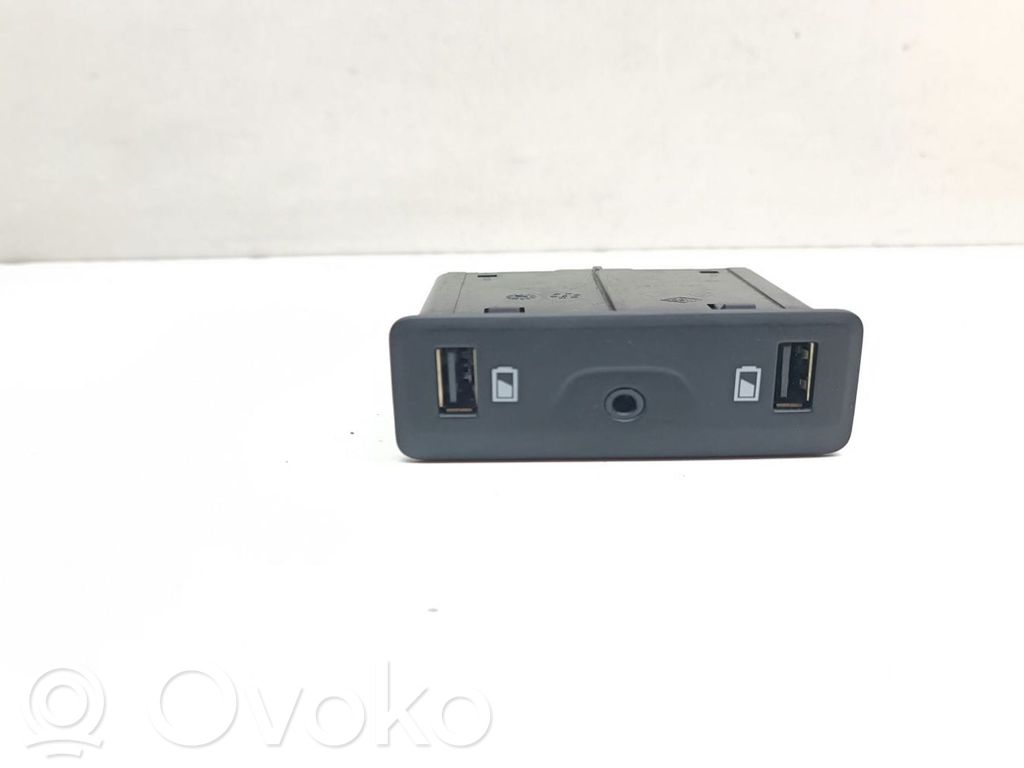 Renault Espace V (RFC) Enchufe conector USB 