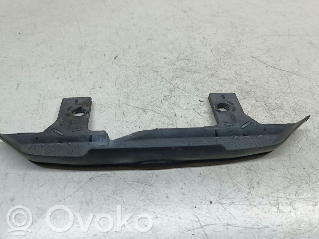 BMW 3 E90 E91 Cita veida dzinēja nodalījuma detaļa 