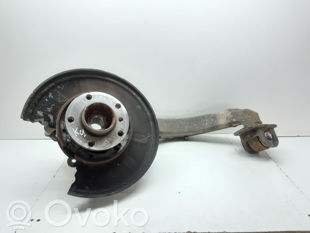 BMW X3 E83 Aizmugurē riteņa rumbas vārpstas šarnīrs (stupica, capfa) 