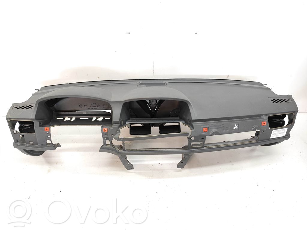 BMW 7 E65 E66 Dashboard 