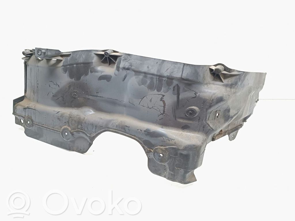 BMW 2 F46 Kita variklio skyriaus detalė 