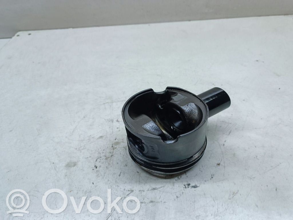 BMW 1 E81 E87 Piston 