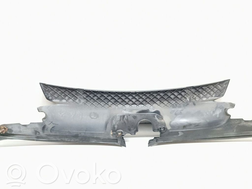 BMW X3 E83 Kita variklio skyriaus detalė 