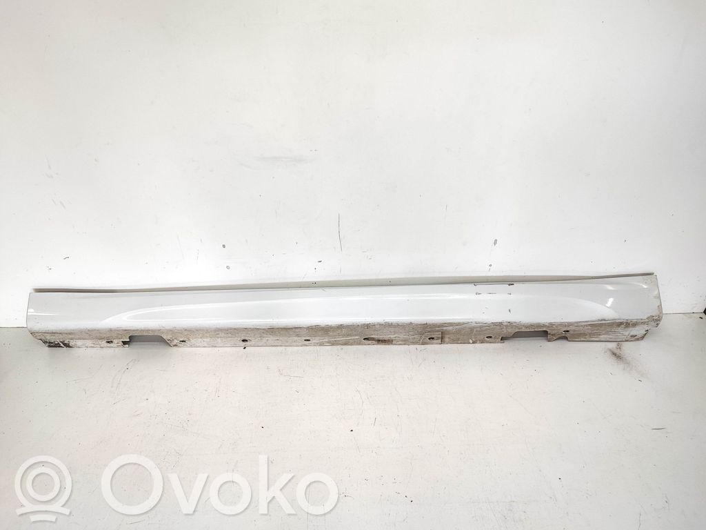 BMW X1 E84 Sill 