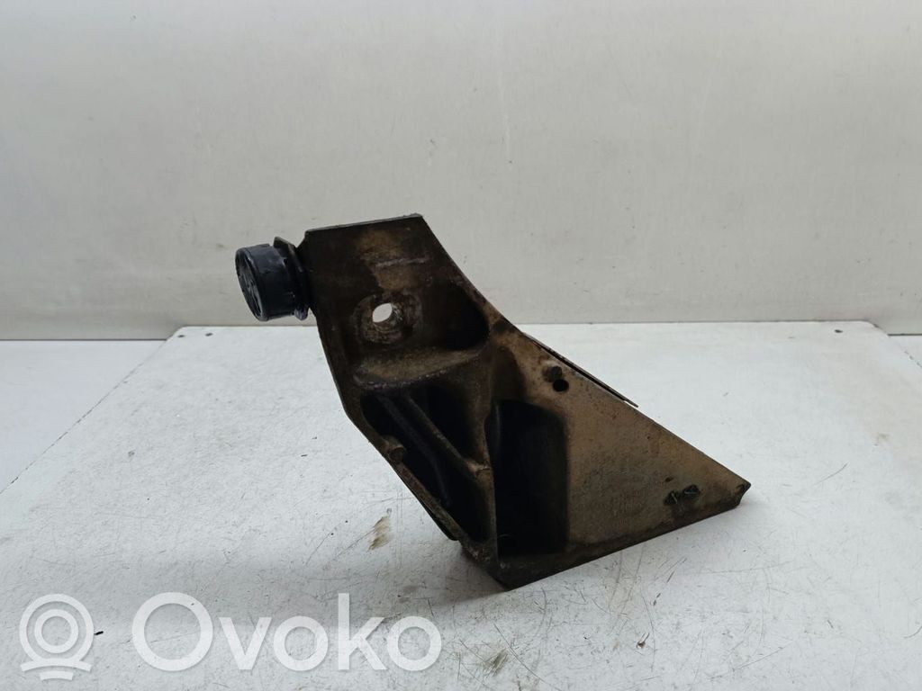 BMW X5 E70 Engine mounting bracket 