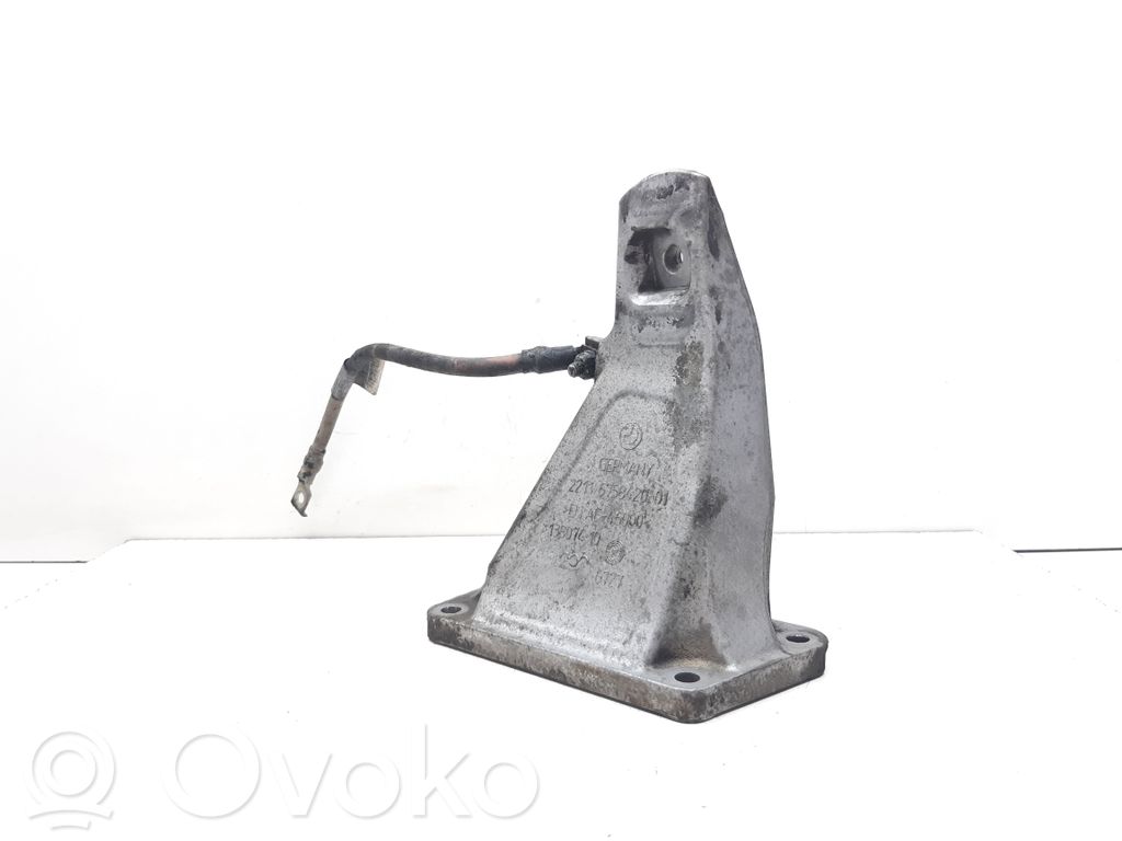 BMW 7 E65 E66 Engine mounting bracket 