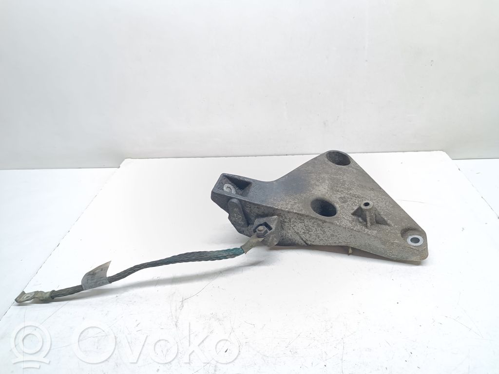 BMW 3 E90 E91 Engine mounting bracket 