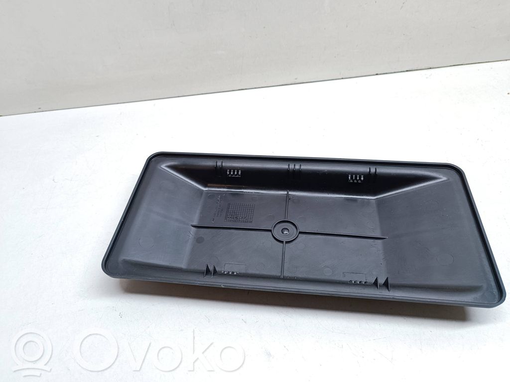 BMW 2 F46 Kita salono detalė 