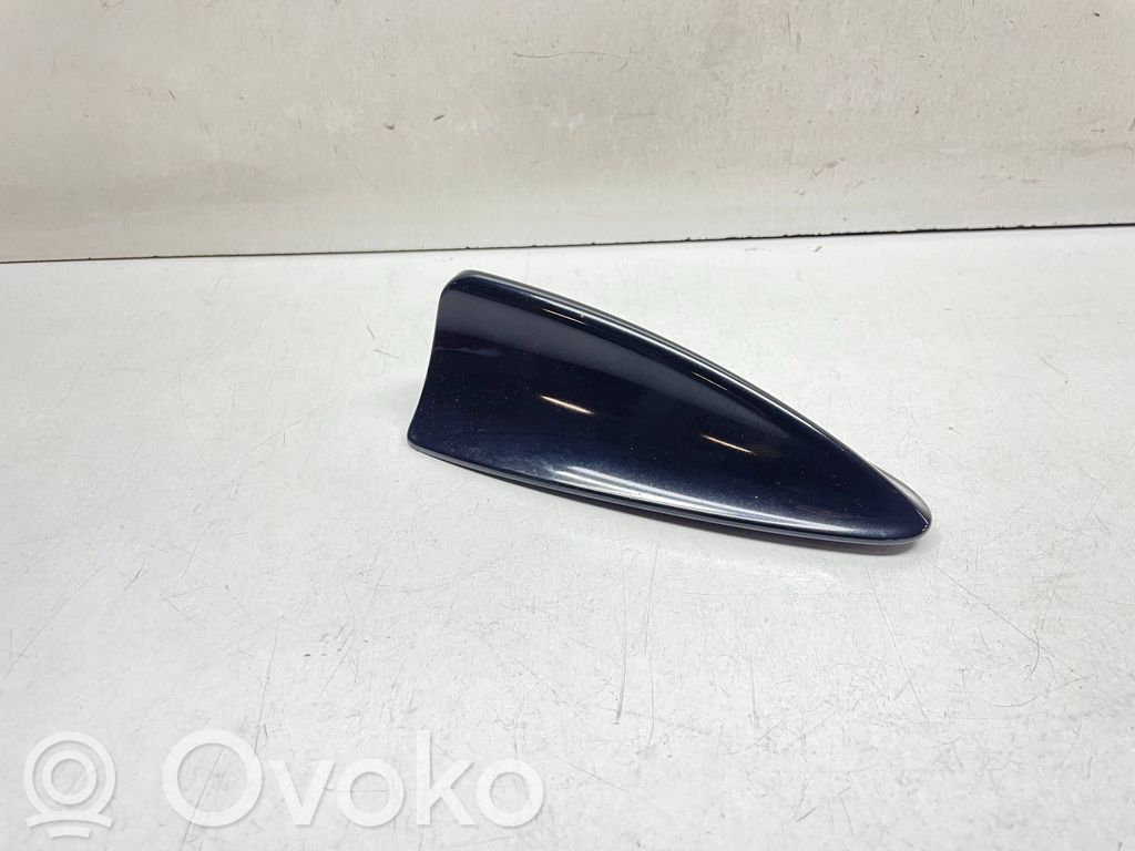 BMW 7 E65 E66 Kattoantennin (GPS) suoja 