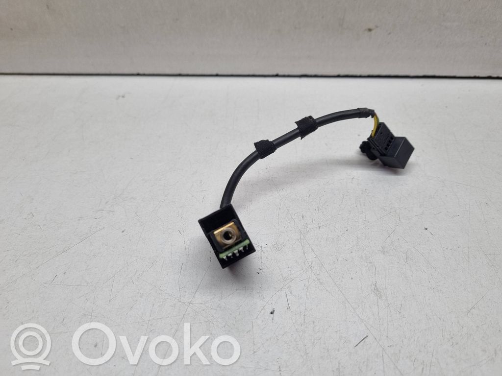 Audi A4 S4 B8 8K AUX-Anschluss 