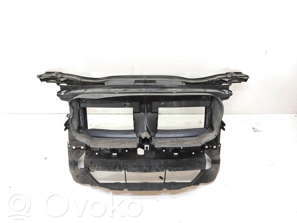 BMW X1 E84 Radiatorių panelė 