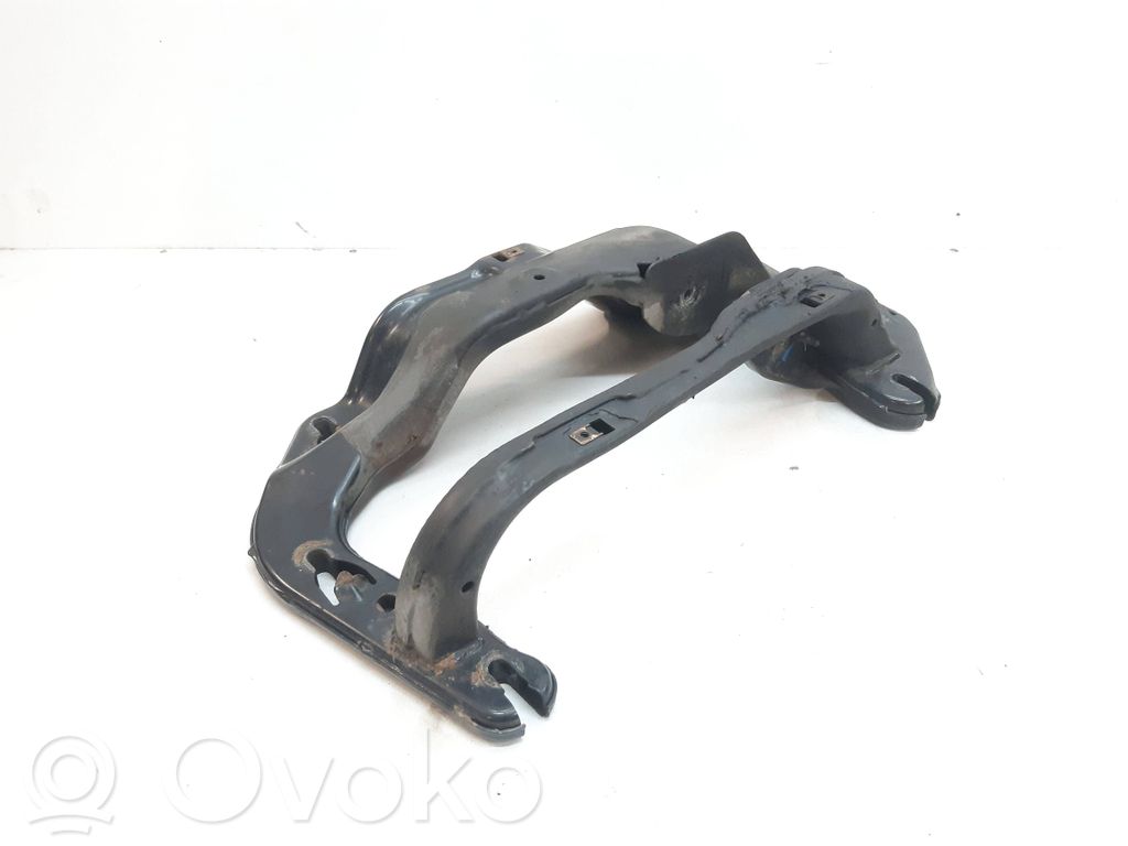 BMW X5 E70 Gearbox mounting bracket 