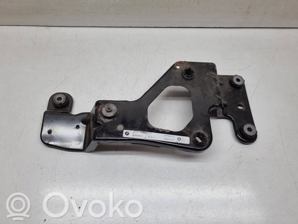 BMW X5 E70 Pneumatic air compressor holding bracket 