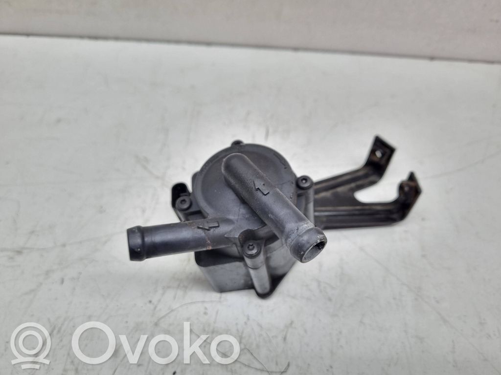 BMW 7 F01 F02 F03 F04 Pompă electrică auxiliară lichid de răcire/apă 