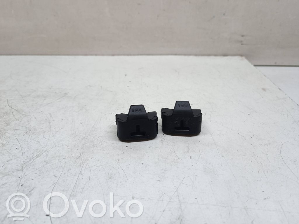 BMW 3 E90 E91 Radiator mount bracket 
