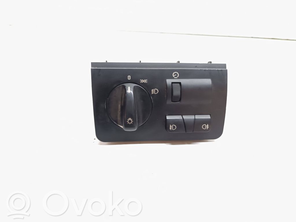 Light switch   8380255
