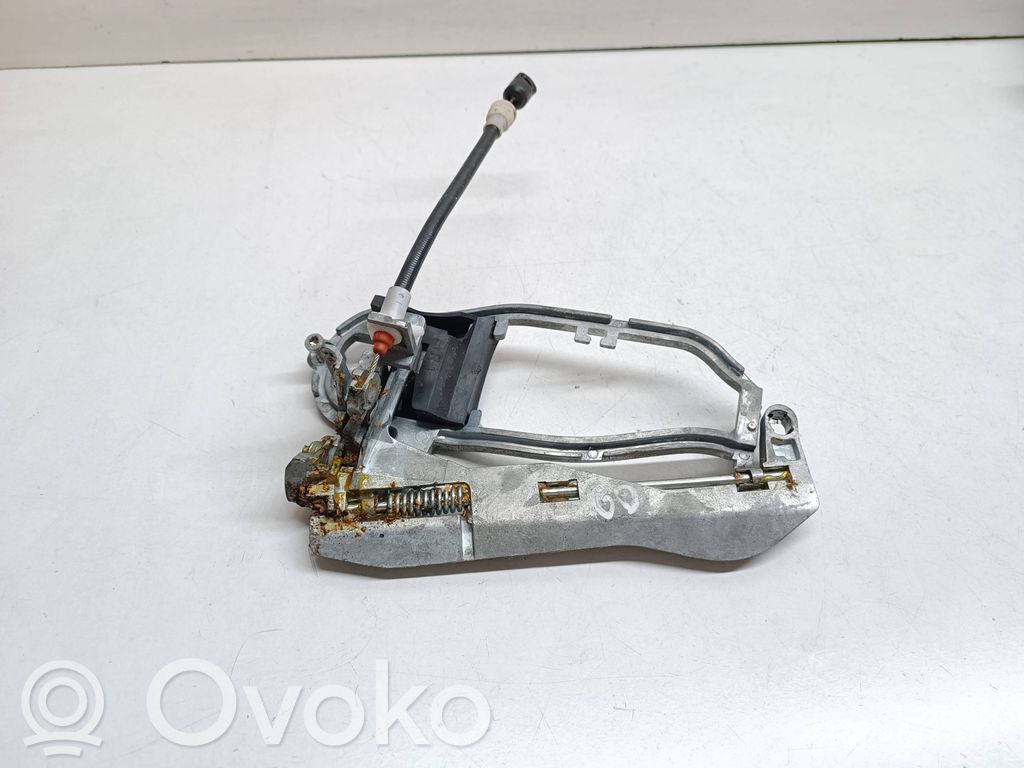 Takaoven ulkokahvan kehys
