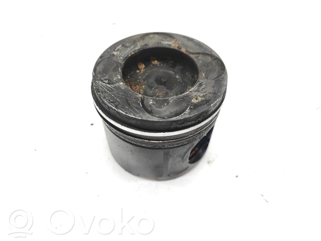 Piston   8408