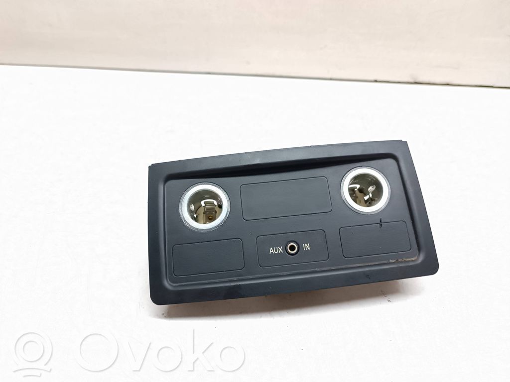 BMW 5 E60 E61 Cornice accendisigari posteriore 