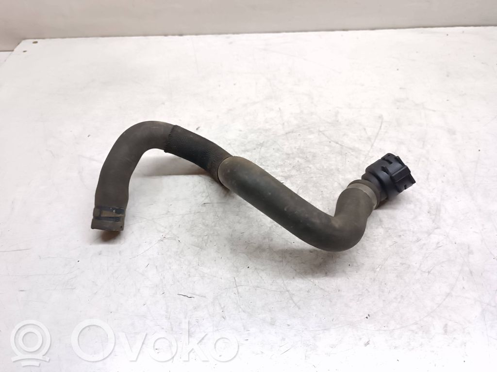 BMW 5 F10 F11 Tubo flessibile del liquido di raffreddamento del motore 