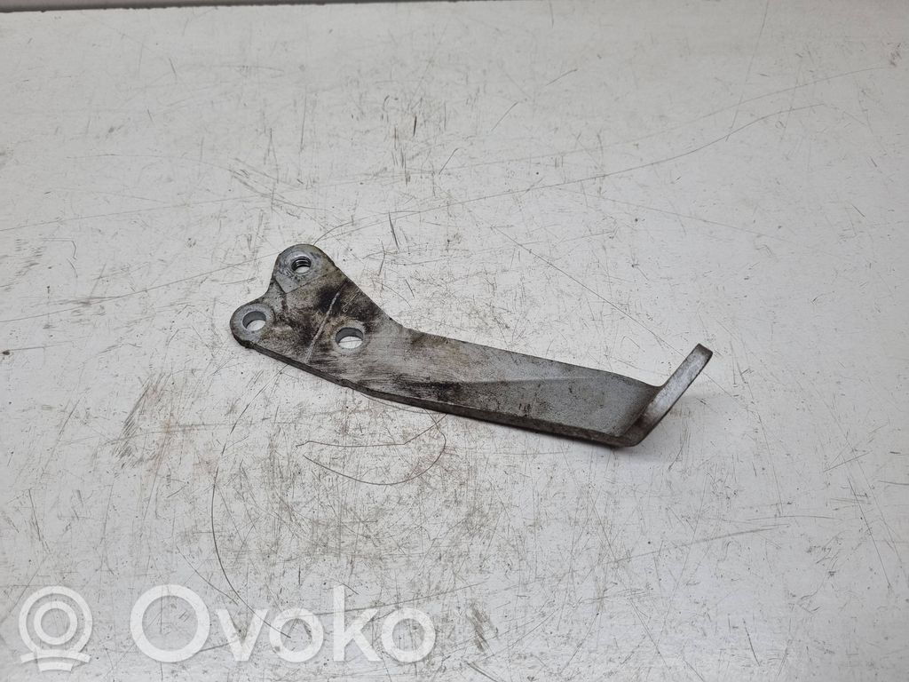 BMW 2 F46 Muu moottoritilan osa