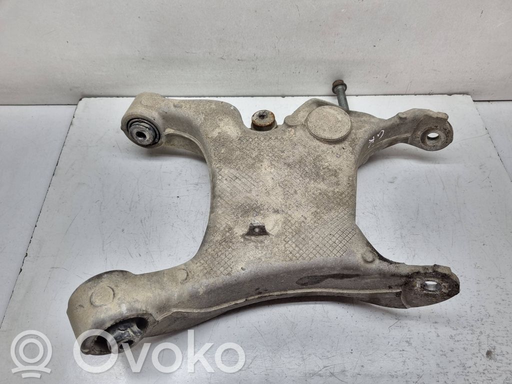BMW 5 E60 E61 Taka-ylätukivarren haarukkavipu