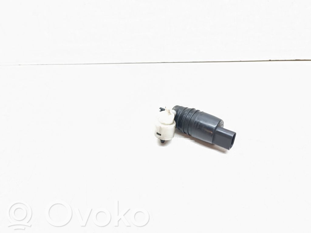 BMW X1 F48 F49 Pompa spryskiwacza szyby przedniej / czołowej 