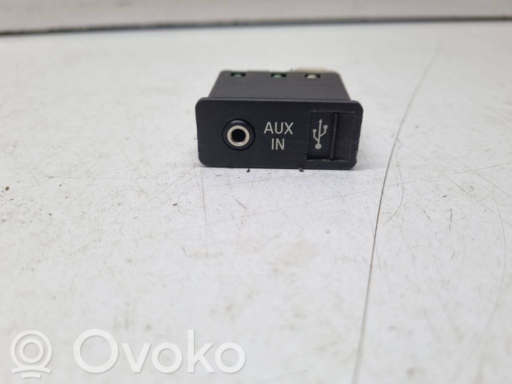 BMW X5 E70 Connettore plug in AUX 